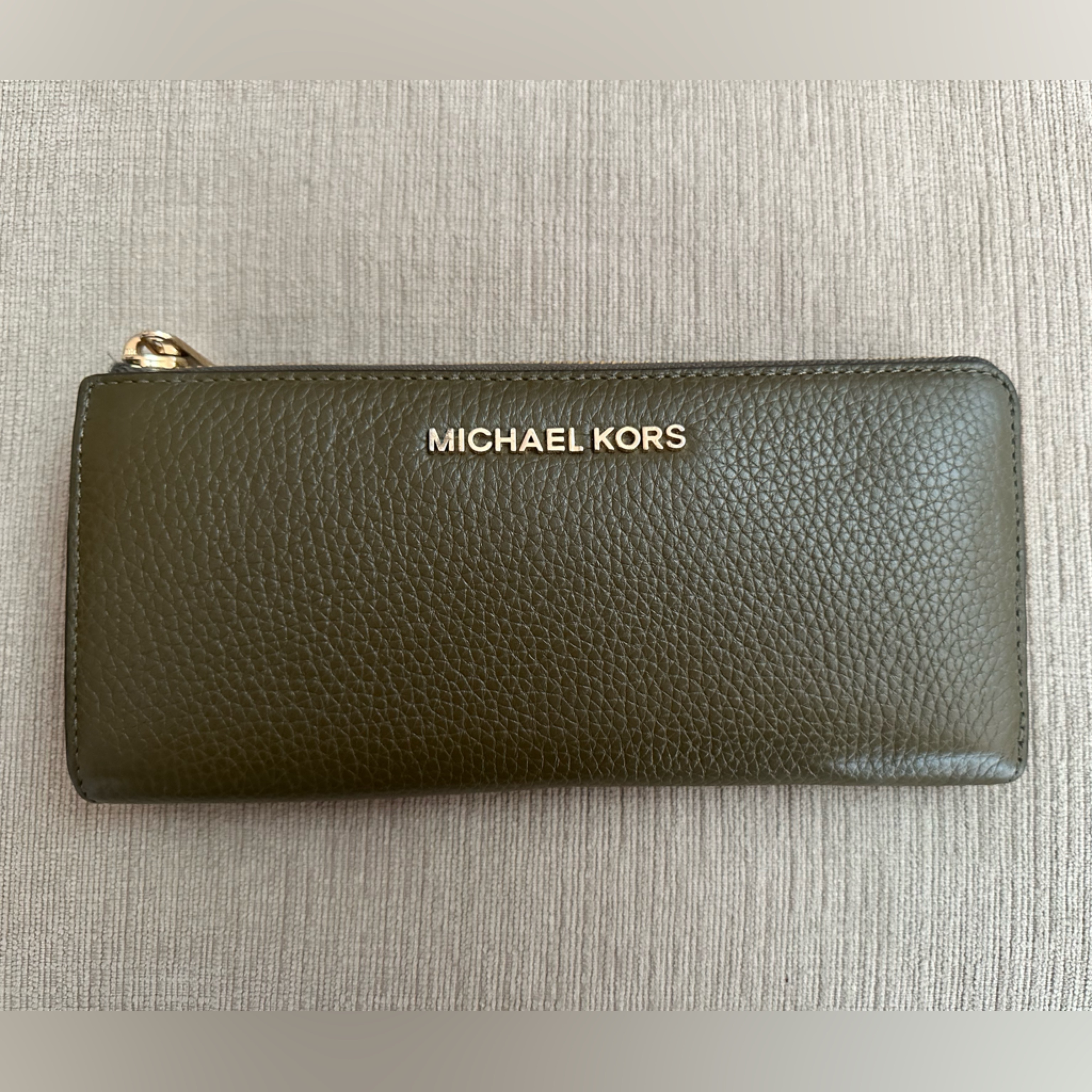 Michael Kors Dark Green Wallet With Gold Logo Michael Kors Dark Green Wallet With Gold Logo